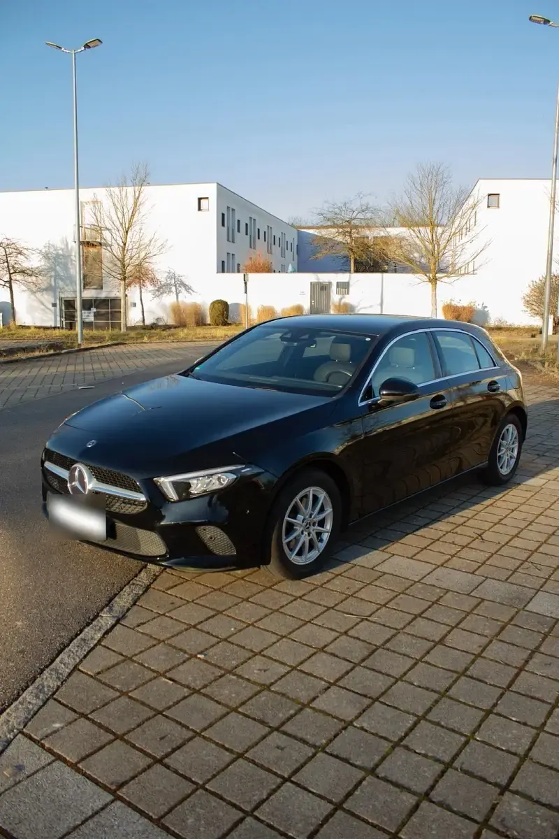 Gebraucht Mercedes A160 109 PS (80 kW) 2019 Schwarz Kleinwagen