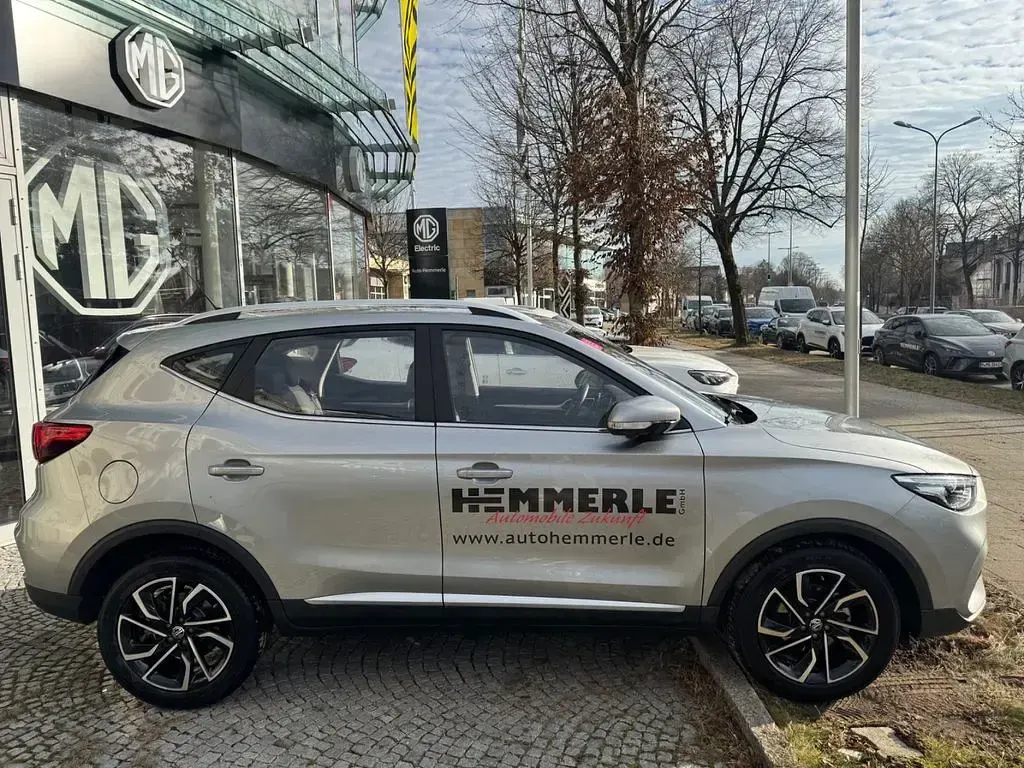 Gebraucht MG ZS Luxury 111 PS (81 kW) 2024 Medal silver SUV
