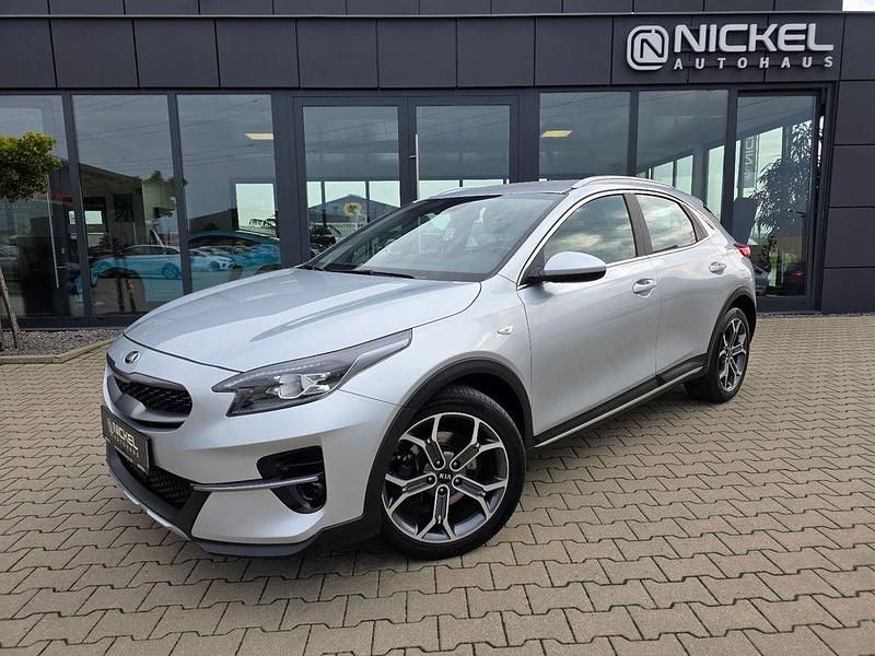 Grau Gebraucht 2020 Kia XCeed Spirit SUV | 19.999 € (Fairer Preis) - Bild 1/4