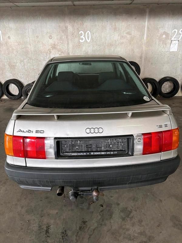 Second-hand Audi 80 83 CP (61 kW) 1988 Bej Berlinǎ