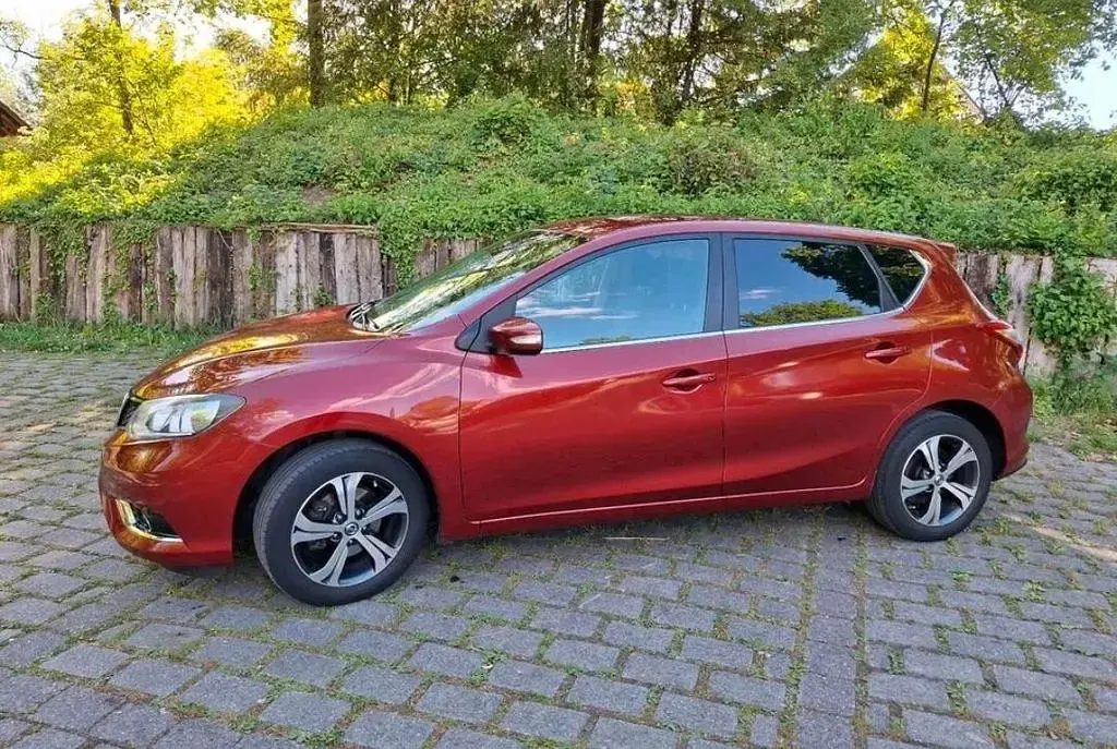 Gebraucht Nissan Pulsar Acenta 116 PS (85 kW) 2014 Rot Kleinwagen