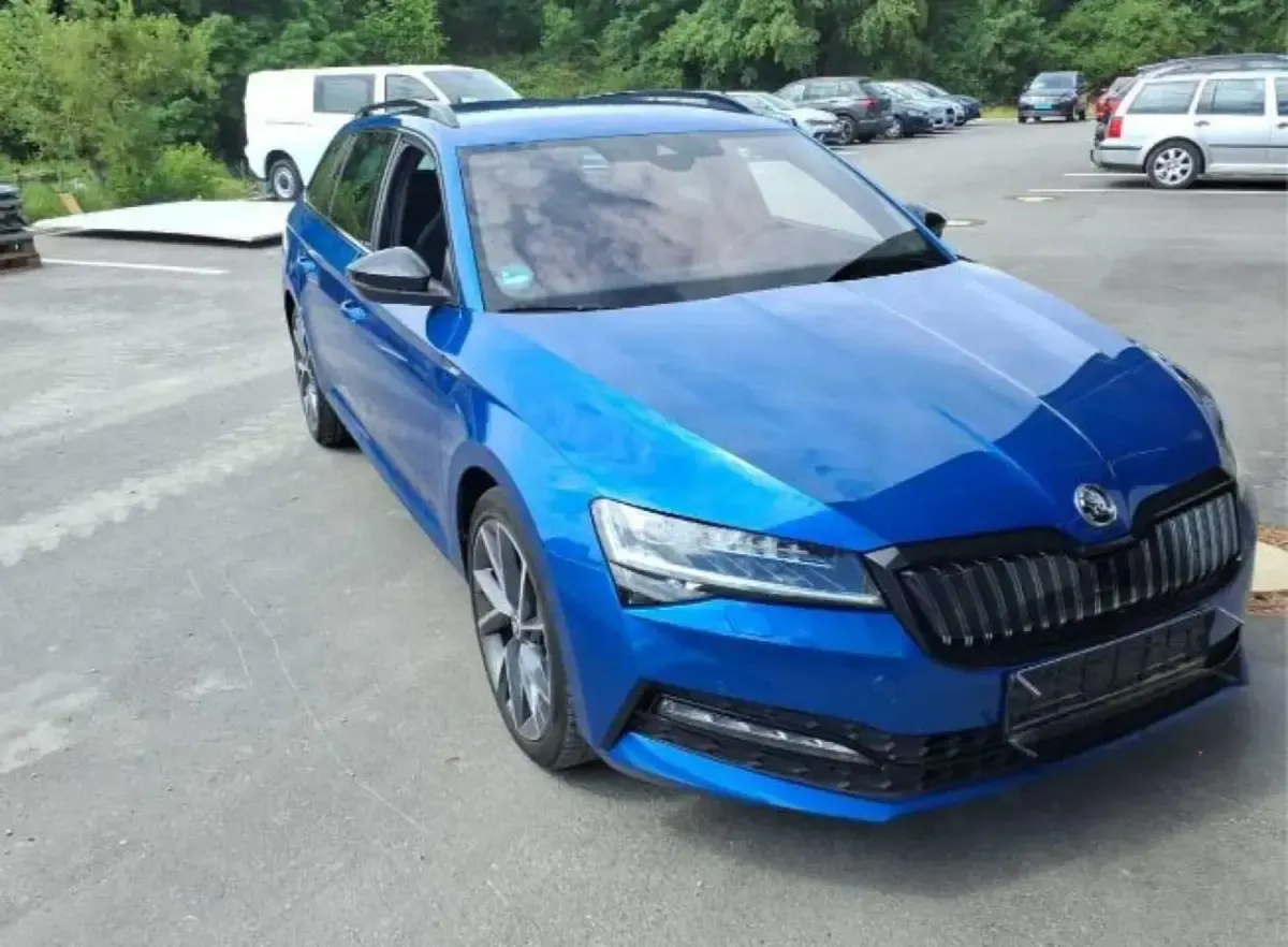 Gebraucht Skoda Superb SportLine 218 PS (160 kW) 2020 Blau Kombi