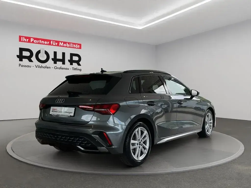 Gebraucht Audi A3 Ambiente 116 PS (85 kW) 2025 Daytonagrau perleffekt Limousine