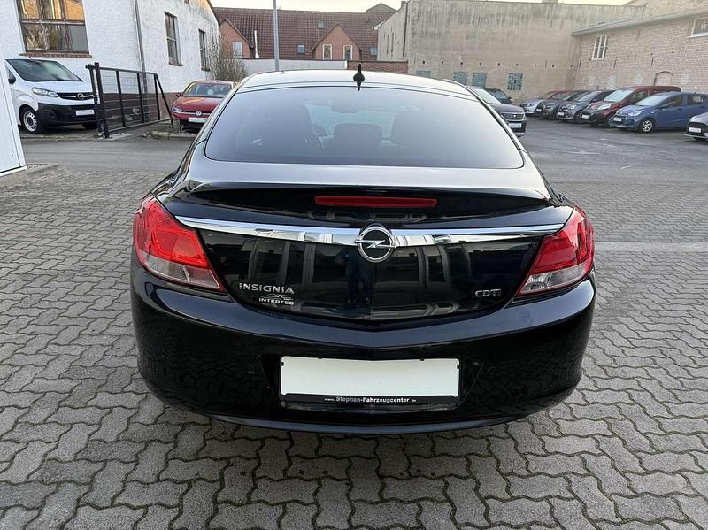Gebraucht Opel Insignia Edition 131 PS (96 kW) 2013 Graphitschwarz Limousine