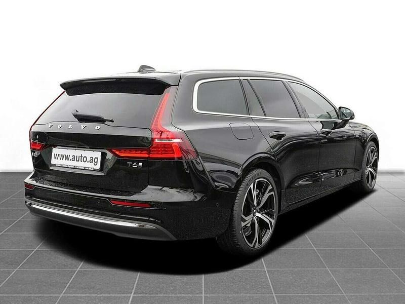 Neu Volvo V60 Plus 349 PS (256 kW) 2026 Schwarz Kombi