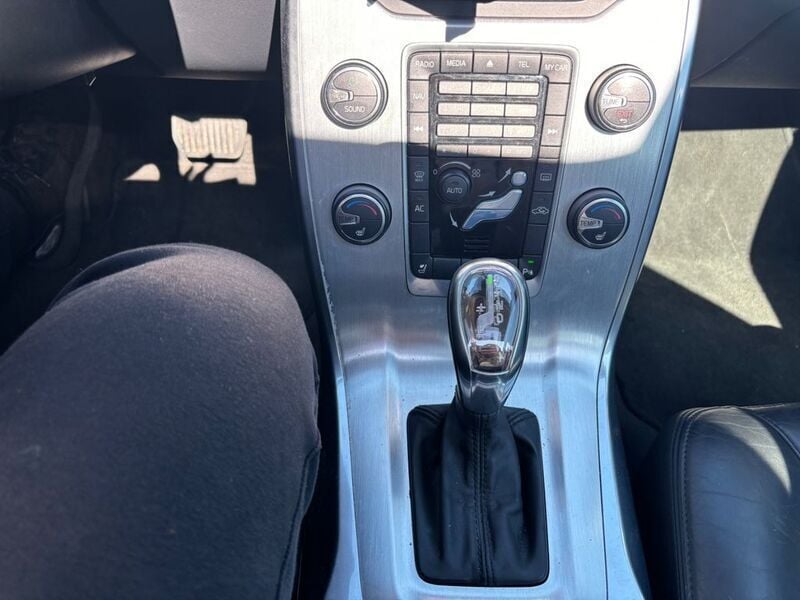 Gebraucht Volvo V70 Pro 215 PS (158 kW) 2012 Grau Kombi