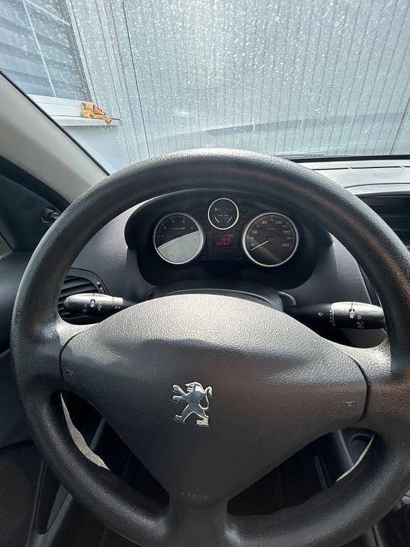 Gebraucht Peugeot 206 60 PS (44 kW) 2009 Schwarz Limousine