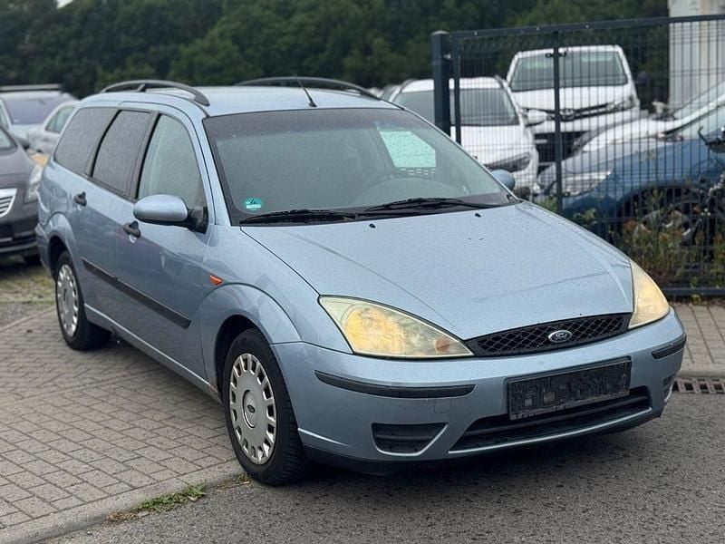 Blau Gebraucht 2004 Ford Focus Trend Kombi | 690 € (Superpreis) - Bild 1/4