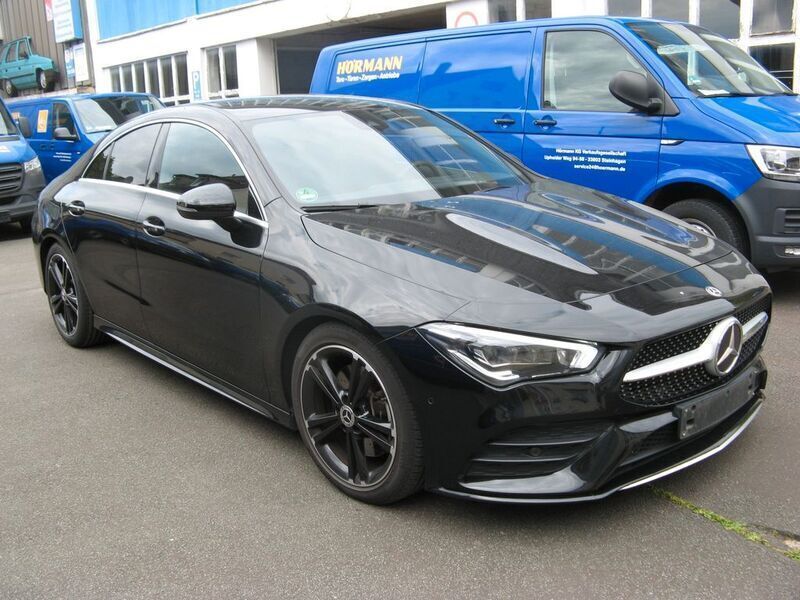 Schwarz Gebraucht 2020 Mercedes 200 AMG Coupé | 28.990 € (Superpreis) - Bild 1/4