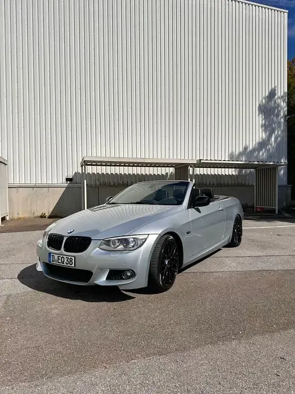 Gebraucht BMW 330 Cabriolet Comfort Edition 245 PS (180 kW) 2013 Silber Cabrio