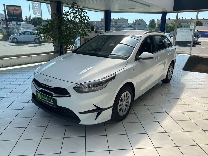 Weiß Gebraucht 2024 Kia Ceed Sportswagon Kombi | 16.999 € - Bild 1/4