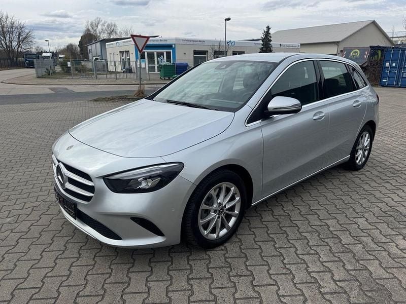 Gebraucht Mercedes E250 Progressive 160 PS (117 kW) 2022 Silber Limousine