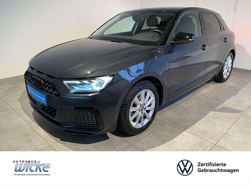 Grau Gebraucht 2023 Audi A1 Sportback Advanced Kleinwagen | 25.490 € (Fairer Preis) - Bild 1/4