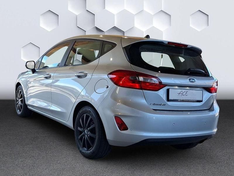 Gebraucht Ford Fiesta Cool & Connect 101 PS (74 kW) 2017 Silber Limousine