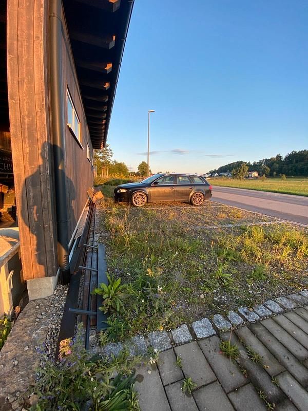 Schwarz Gebraucht 2005 Audi A4 Kombi | 2.000 € (Superpreis) - Bild 1/4
