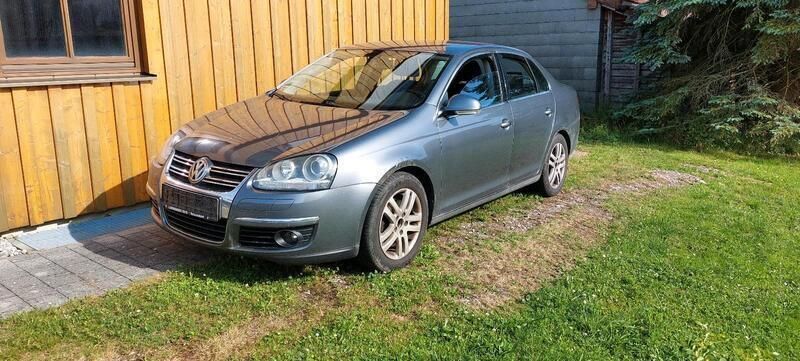 Grau Gebraucht 2005 VW Jetta Limousine | 800 € (Guter Preis) - Bild 1/4
