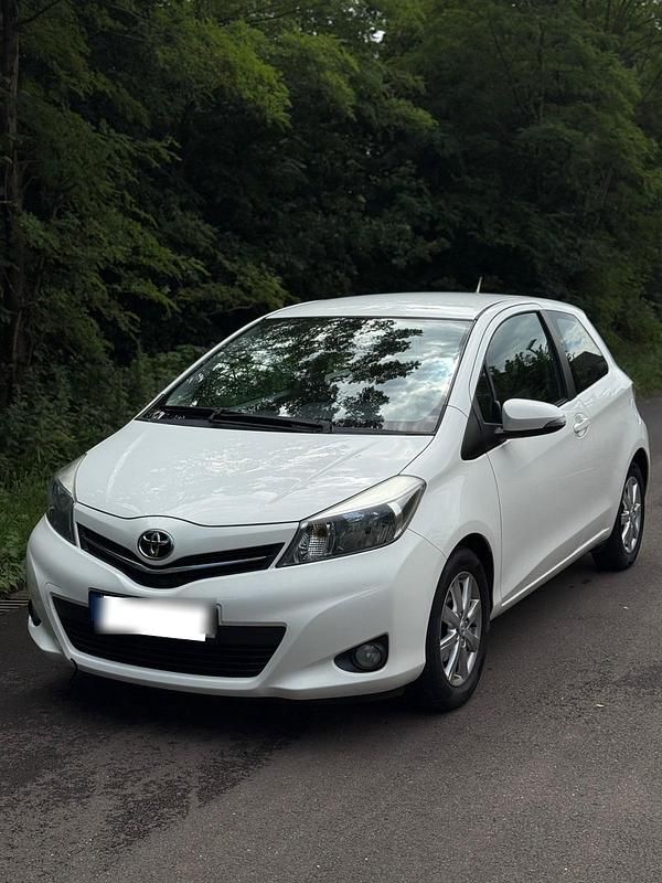 Gebraucht 2012 Toyota Yaris Life Kleinwagen | 4.390 € (Teuer) - Bild 1/4