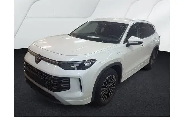 Gebraucht VW Tayron Elegance 204 PS (150 kW) 2025 Oryxweiß perlmutteffekt SUV