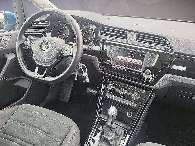 Gebraucht VW Touran Highline 179 PS (131 kW) 2016 Blau Van / Kleinbus