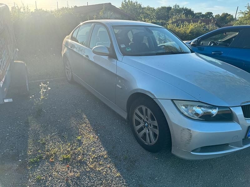 Gebraucht BMW 320 150 PS (110 kW) 2007 Silber Limousine