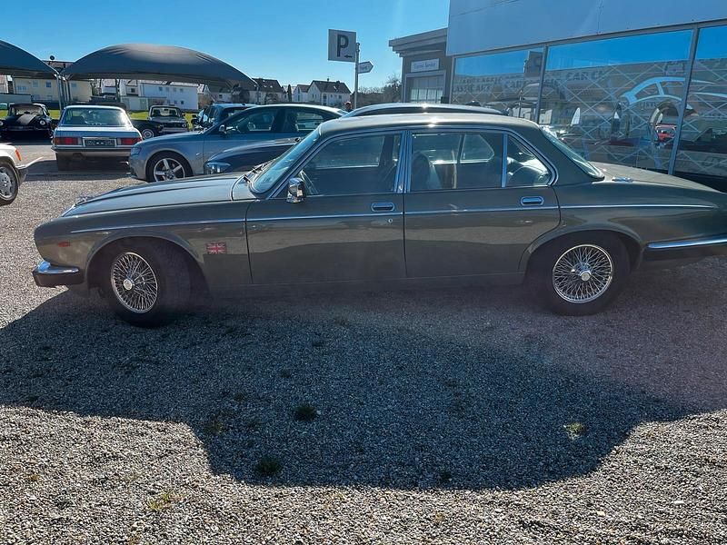 Gebraucht Jaguar XJ12 295 PS (216 kW) 1989 Grün Limousine
