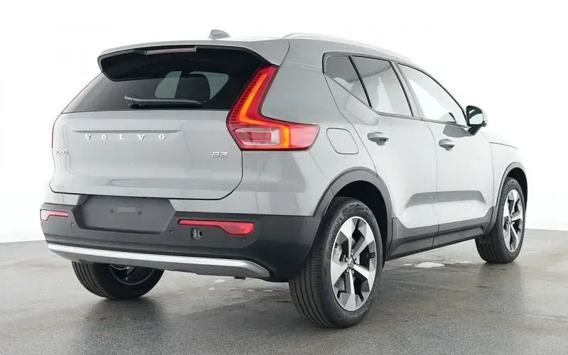 Usata Volvo XC40 Core 163 CV (119 kW) 2025 Grigio SUV