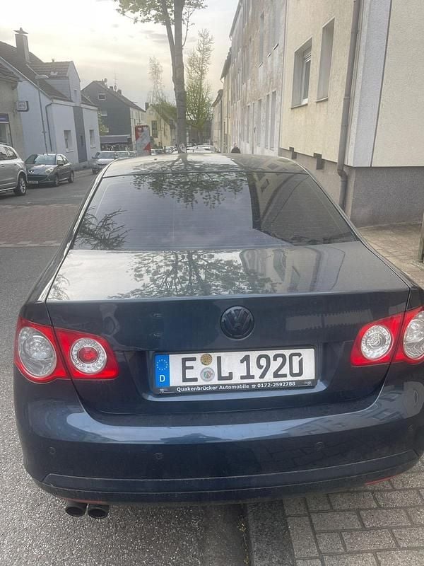 Gebraucht VW Jetta 170 PS (125 kW) 2007 Blau Limousine
