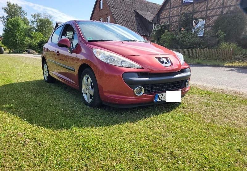 Rot Gebraucht 2008 Peugeot 207 Limousine | 1.400 € (Superpreis) - Bild 1/4