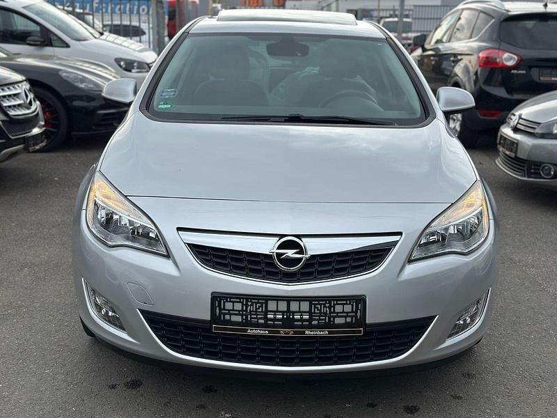 Gebraucht Opel Astra Design Edition 87 PS (63 kW) 2011 Silber Limousine