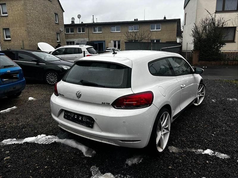 Gebraucht VW Scirocco 140 PS (102 kW) 2011 Weiß Coupé