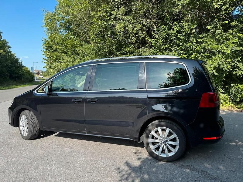 Gebraucht VW Sharan Highline 140 PS (102 kW) 2011 Schwarz Van / Kleinbus