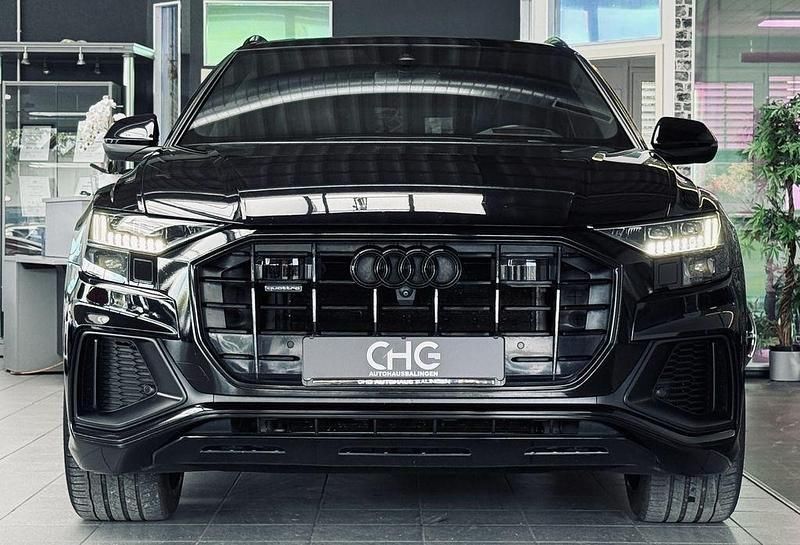 Gebraucht Audi Q8 S-line plus 286 PS (210 kW) 2018 Orcaschwarz SUV