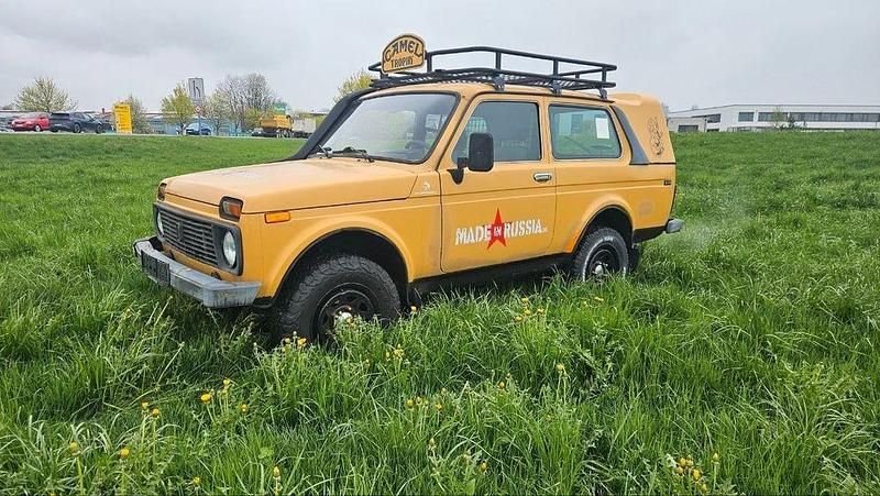 Second-hand Lada niva 82 CP (60 kW) 2007 Galben SUV
