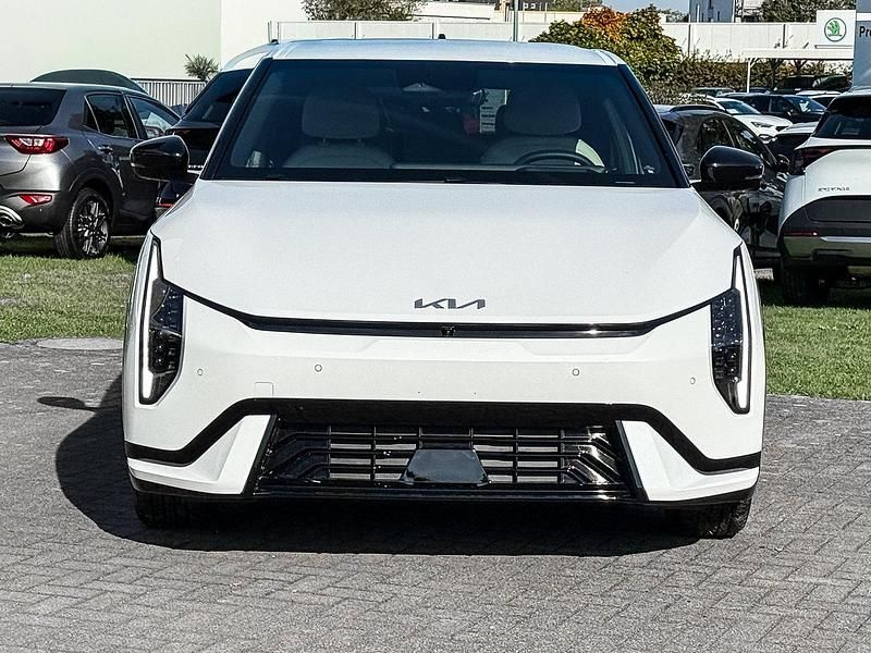 Neu Kia EV4 Comfort 150 kW (204 PS) 2025 Weiß Kleinwagen