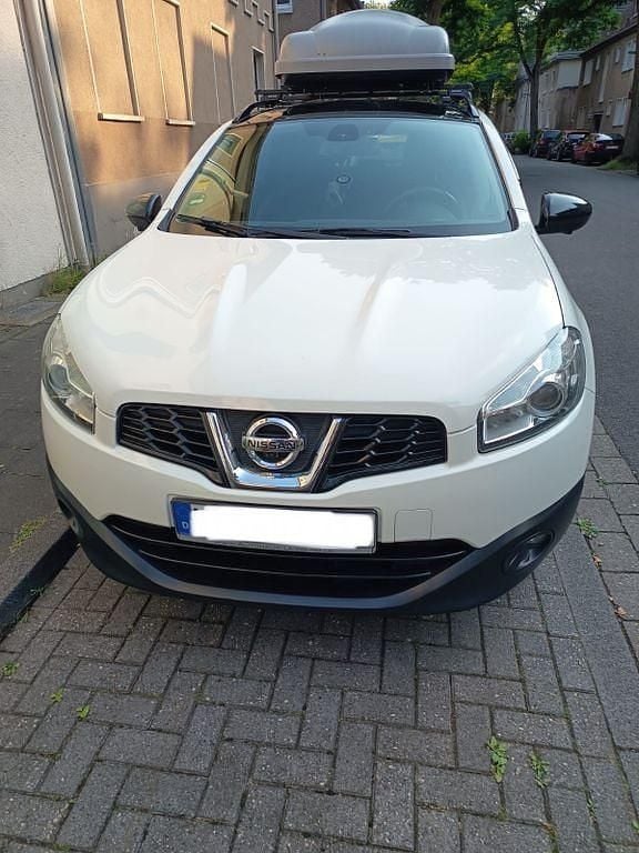 Weiß Gebraucht 2013 Nissan Qashqai +2 Acenta SUV | 8.200 € (Fairer Preis) - Bild 1/4