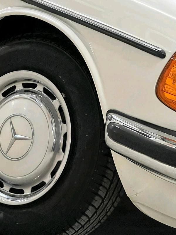 Weiß Gebraucht 1979 Mercedes 230 Coupé | 17.950 € - Bild 1/4
