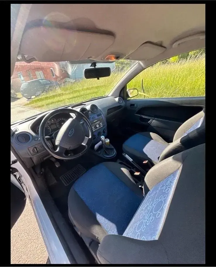 Gebraucht Ford Fiesta 69 PS (50 kW) 2008 Weiß Kleinwagen