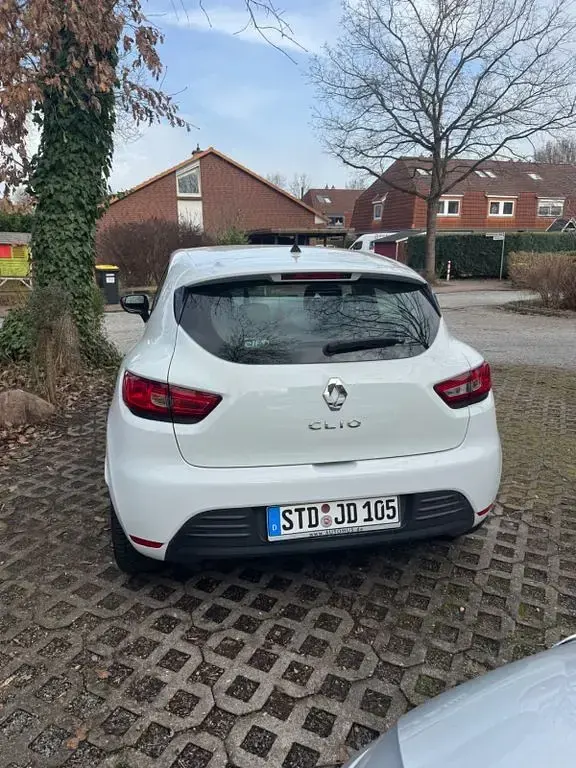 Gebraucht Renault Clio Intens 90 PS (66 kW) 2019 Weiß Limousine