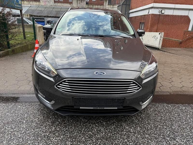 Gebraucht Ford Focus 125 PS (91 kW) 2018 Grau Limousine