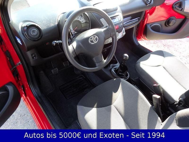 Gebraucht Toyota Aygo 68 PS (50 kW) 2014 Rot Kleinwagen
