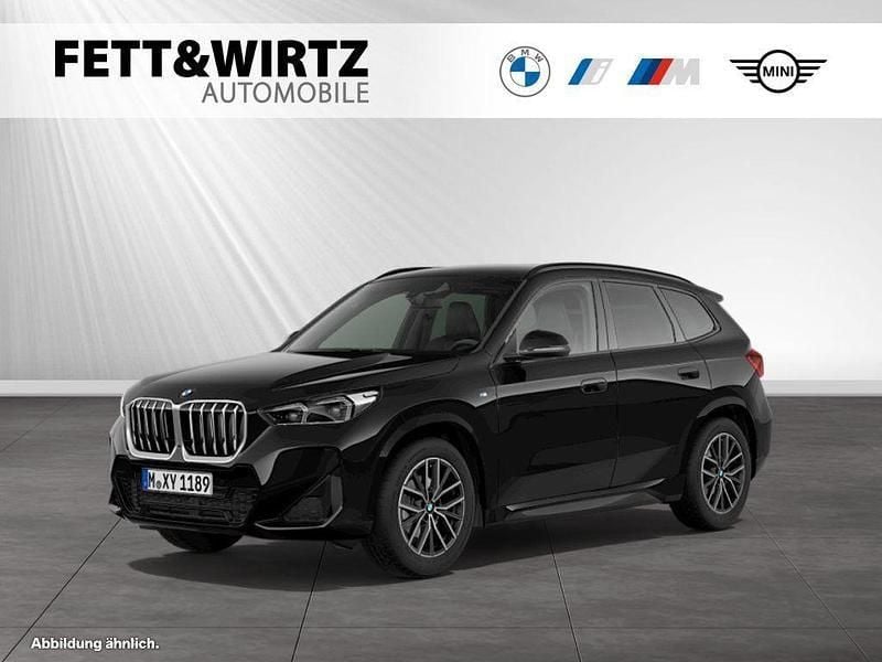 Saphirschwarz metallic Gebraucht 2024 BMW X1 M Sport SUV | 40.800 € (Fairer Preis) - Bild 1/3