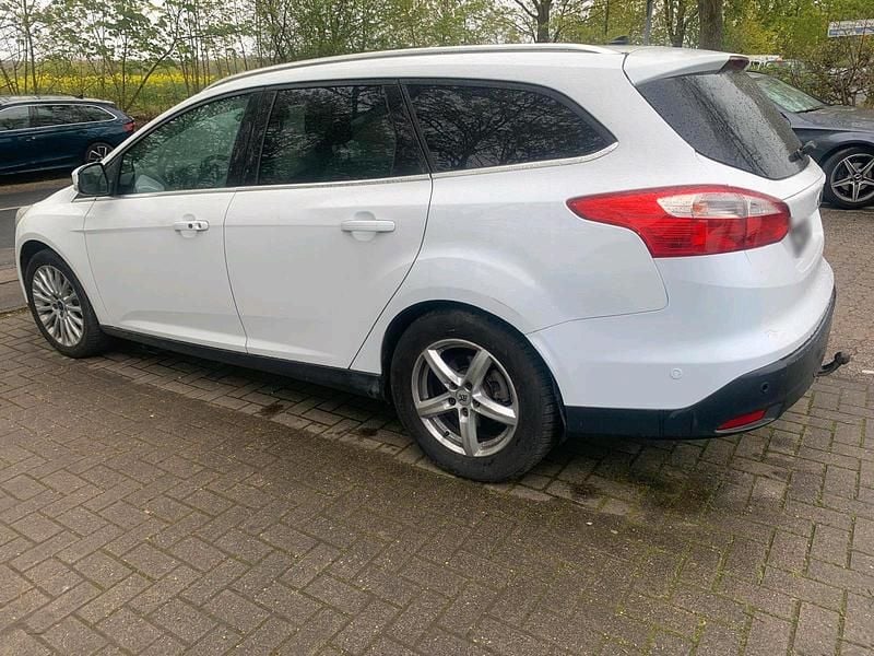 Gebraucht Ford Focus 140 PS (102 kW) 2012 Kombi