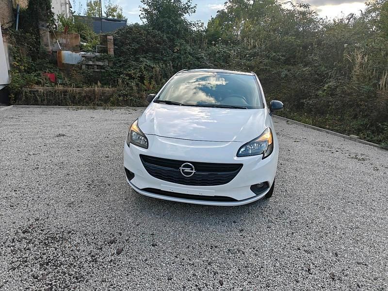 Weiß Gebraucht 2018 Opel Corsa Color Edition Kleinwagen | 5.900 € (Guter Preis) - Bild 1/4