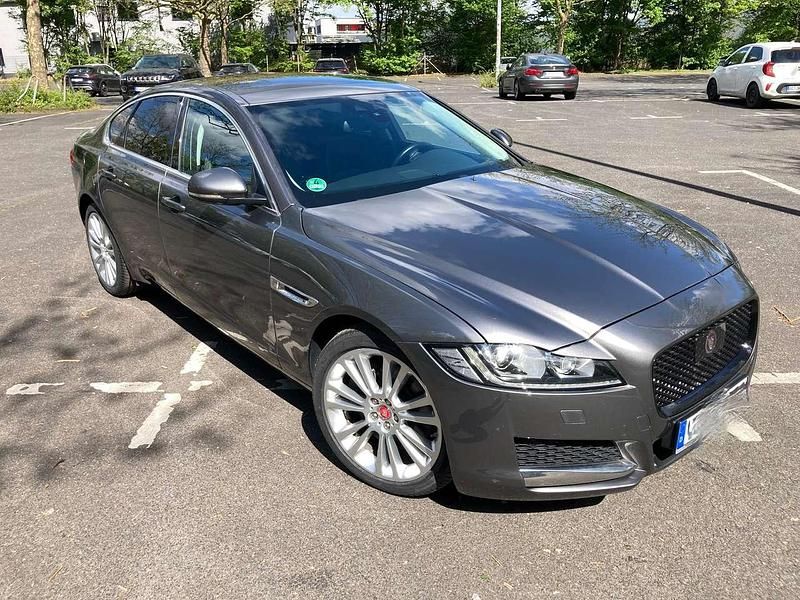 Gebraucht Jaguar XF Prestige 300 PS (220 kW) 2017 Grau Limousine