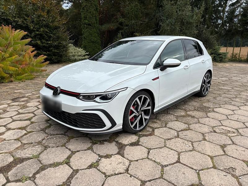 Weiß Gebraucht 2021 VW Golf VIII GTI Kleinwagen | 23.100 € (Guter Preis) - Bild 1/4