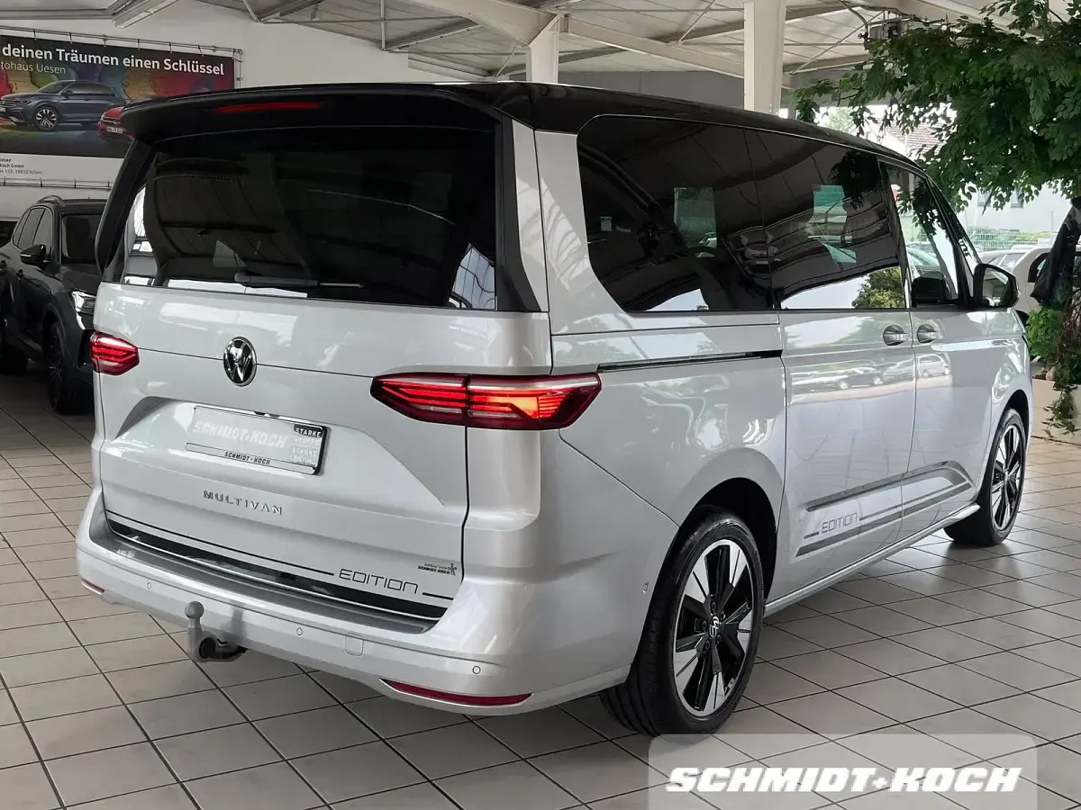 Gebraucht VW Multivan Edition 204 PS (150 kW) 2025 Reflexsilber (silber) Van / Kleinbus