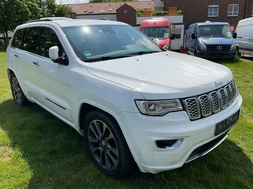 Gebraucht Jeep Grand Cherokee Overland 250 PS (183 kW) 2018 Weiß SUV