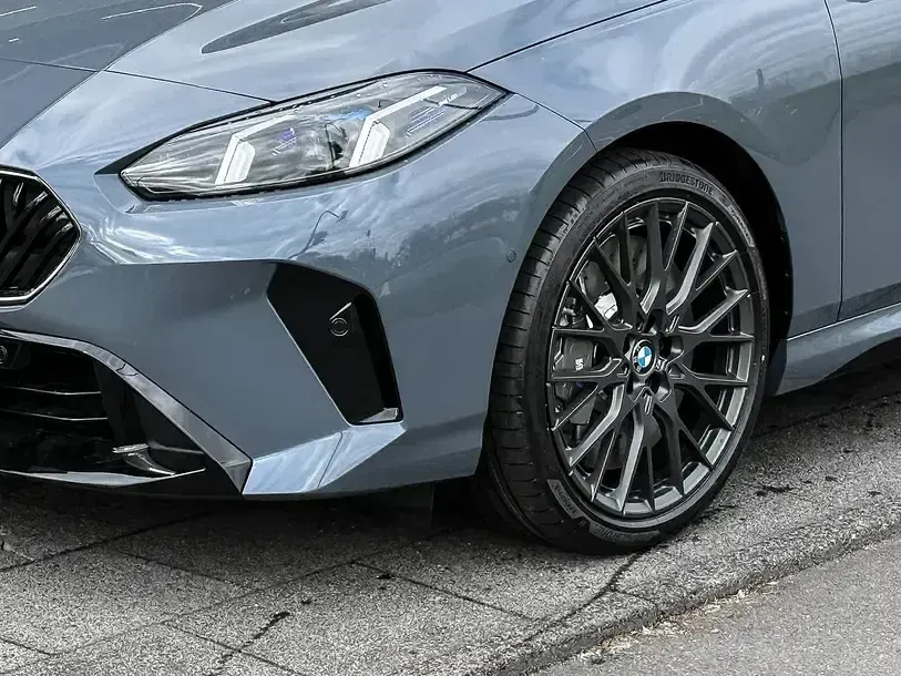 Gebraucht BMW 220 M Sport 156 PS (114 kW) 2026 Grau (bmw individual storm bay) Coupé