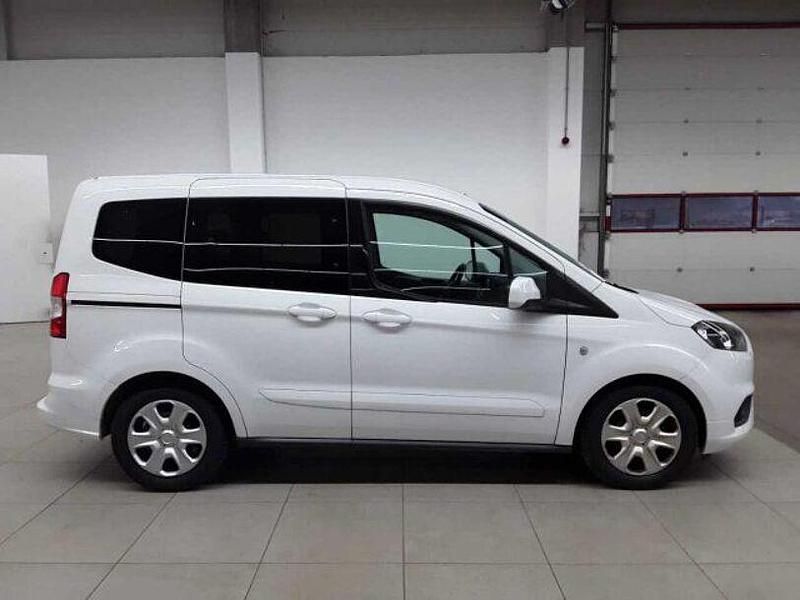 Gebraucht Ford Tourneo Courier Trend 101 PS (74 kW) 2020 Frostweiß Van / Kleinbus