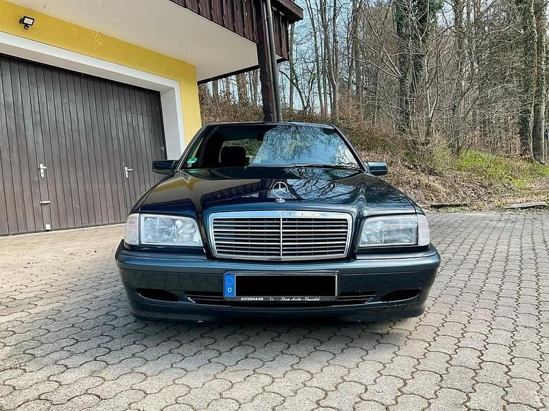 Gebraucht Mercedes C180 122 PS (89 kW) 1998 Schwarz Limousine